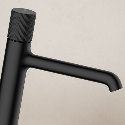 Bateria umywalkowa stojąca czarny mat 32402300 Oltens Hamnes