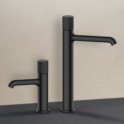 Bateria umywalkowa stojąca czarny mat 32402300 Oltens Hamnes