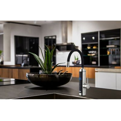 Przepływowy podgrzewacz wody l 3.6 kW elektryczny IWH955 Noveen