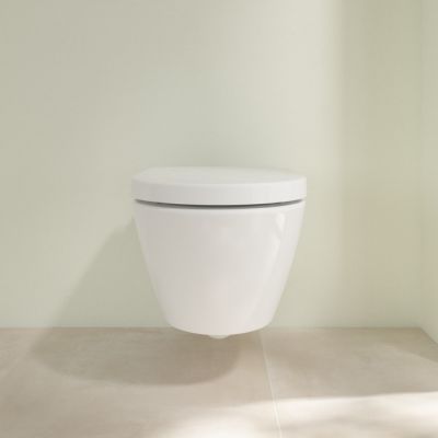 Miska WC z deską wolnoopadającą wisząca bez kołnierza biały połysk 5614HRR1 Villeroy & Boch Subway 2.0